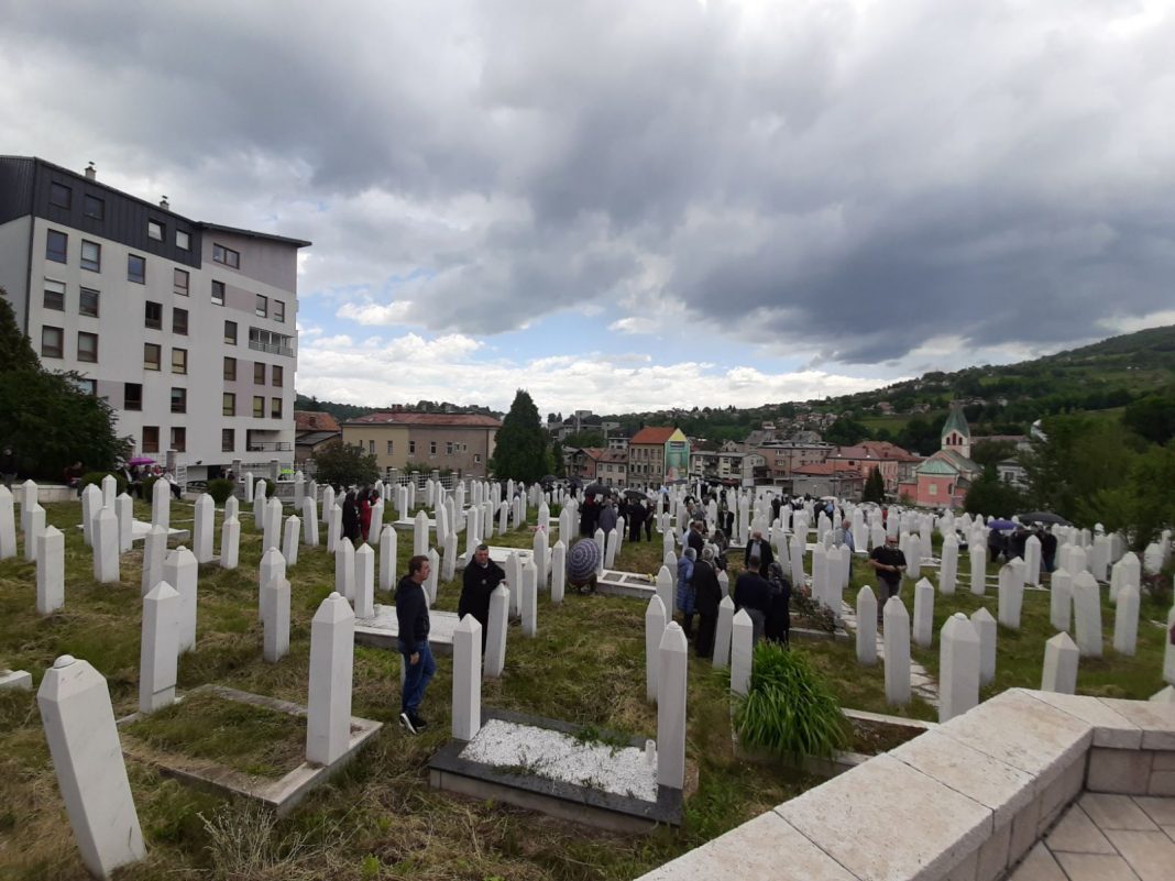 FOTO – U Travniku danas obilježen Dan šehida