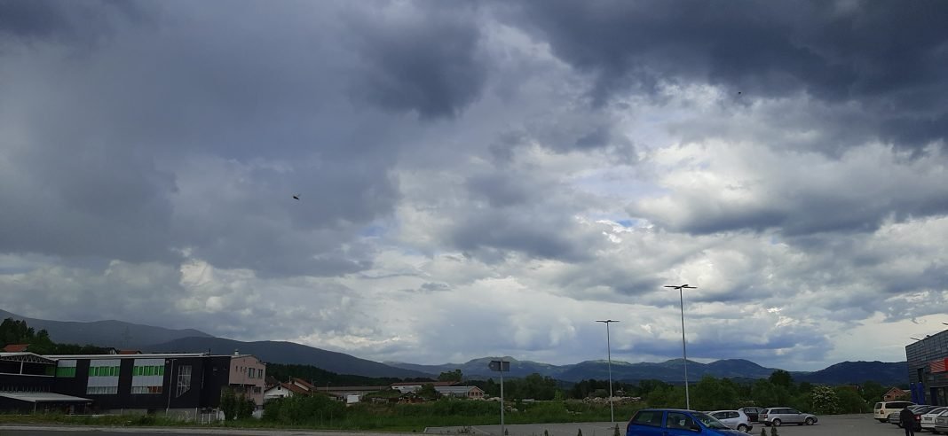 Narandžasto upozorenje: Očekuje se jaka grmljavina, a moguć i grad?