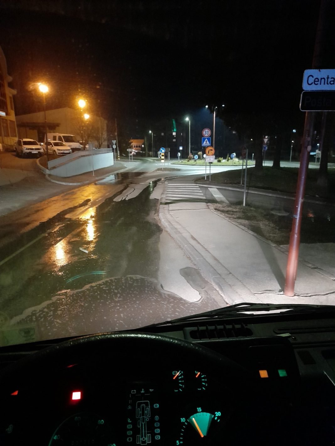 Novi Travnik: S proljećem krenulo pranje gradskih ulica