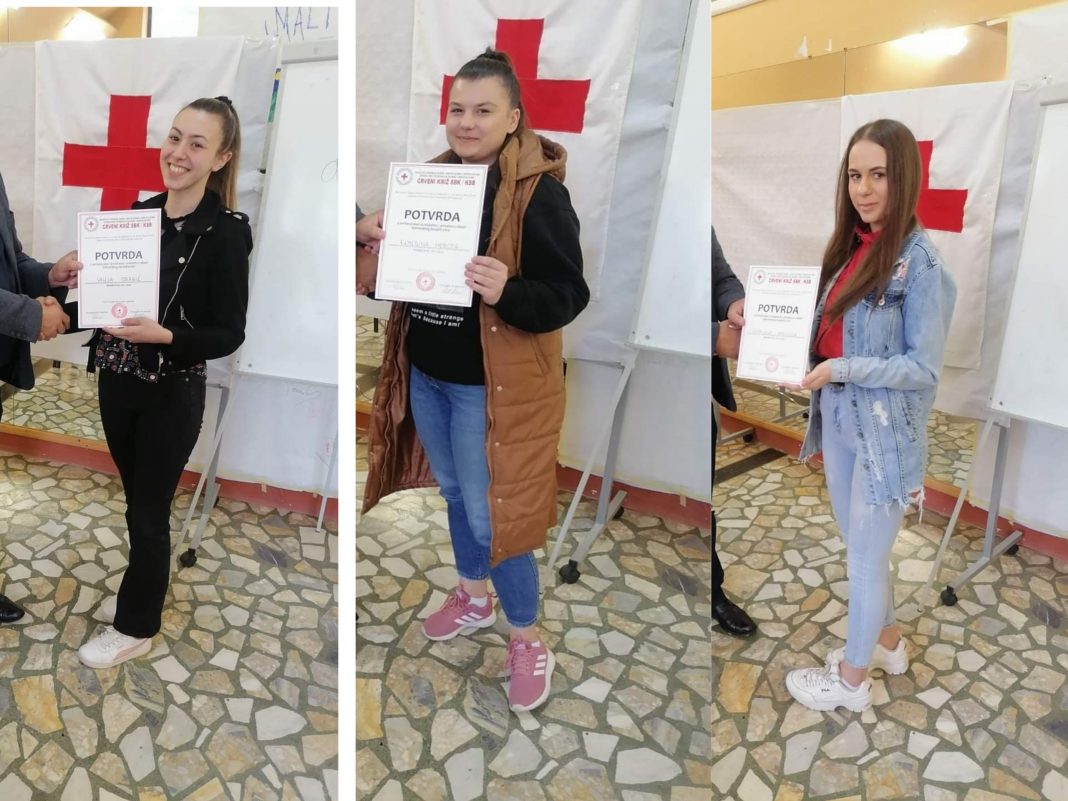 Tri volonterke iz Novog Travnika uspješno završile radionicu dobrovoljnog davanja krvi
