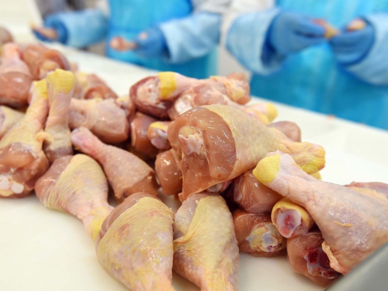 Cijene mesa u BiH drastično skočile, kilogram pilećih fileta ide i preko 14 KM