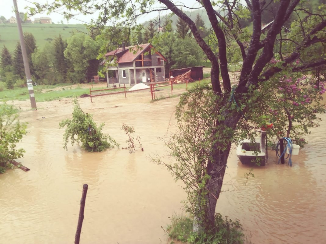 (FOTO) Veliko nevrijeme zahvatilo dijelove Novog Travnika