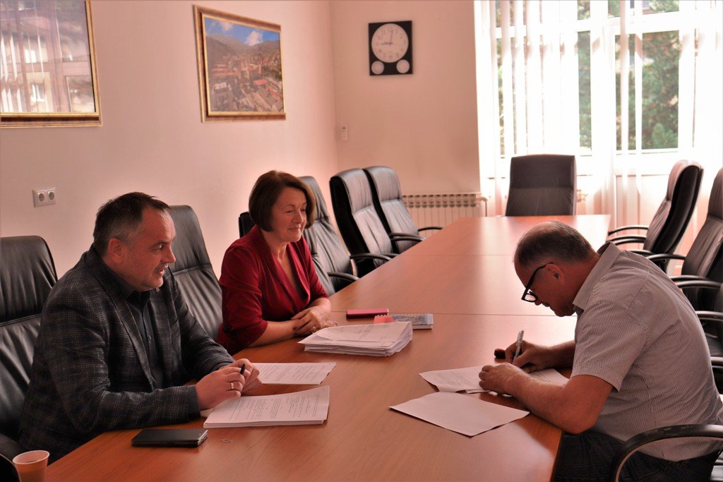 Općina Novi Travnik potpisala devet ugovora za asfaltiranje puteva