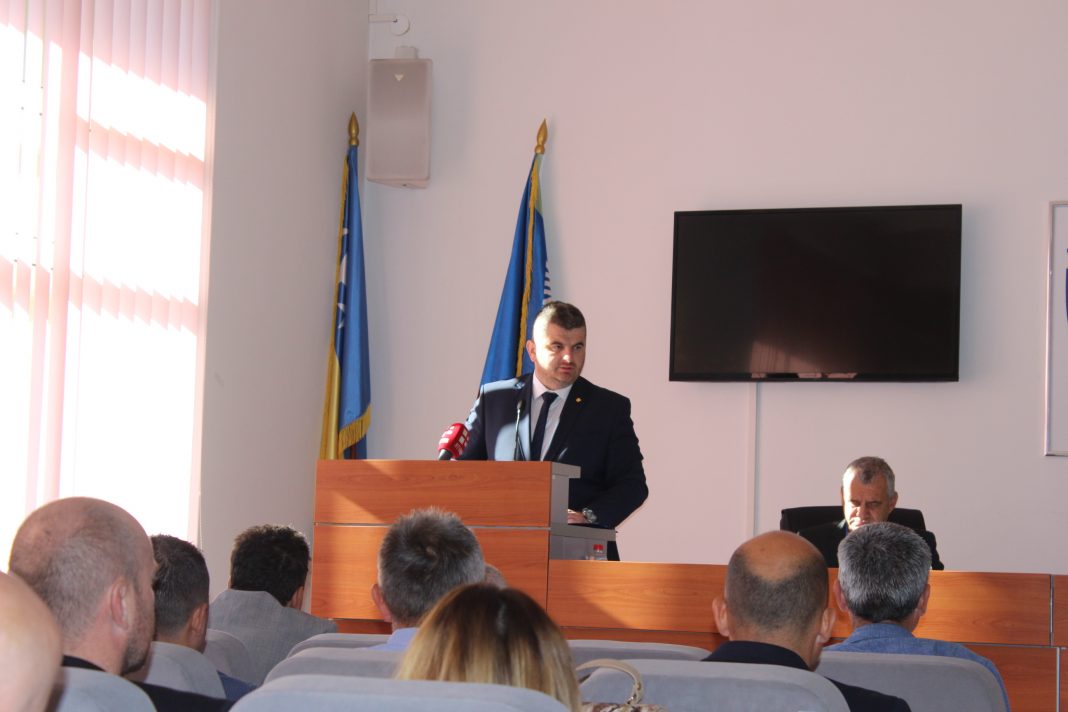 Novi Travnik: Sa dnevnog reda skinut Prijedlog Zaključka o uklanjanju jarbola sa zastavama