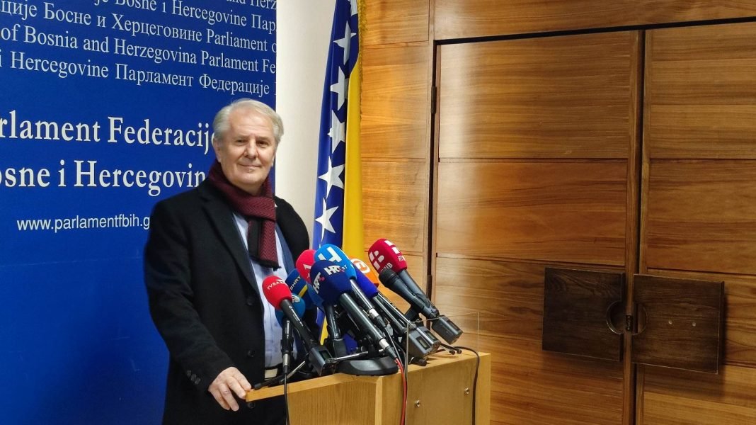 Lendo još jednom najavio blokade: SDA treba učestvovati u vlasti, neću podržati Nikšićevu Vladu