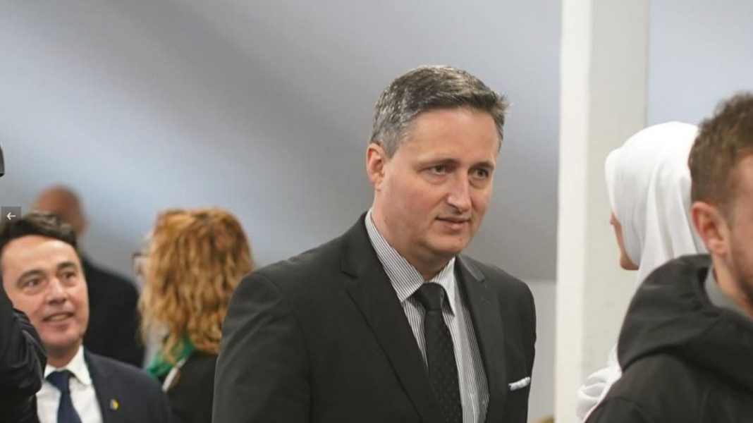 Bećirović u Ahmićima: Trajna je obaveza da govorimo istinu i tražimo pravdu