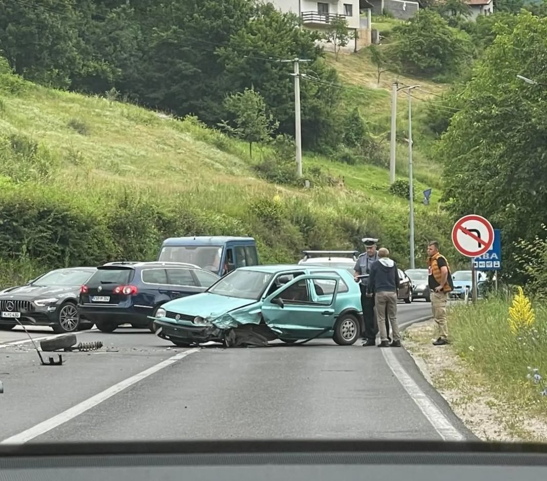 Teška nesreća u Travniku: Sudar dva automobila