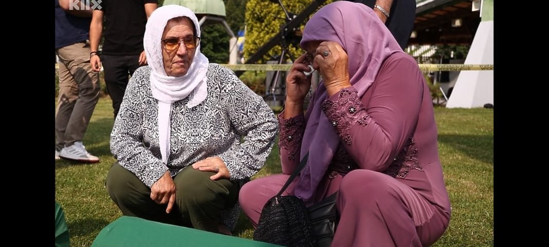 Dvije kosti najmlađe žrtve (15) danas će biti ukopane, tijelo su mu izmiještali u tri grobnice