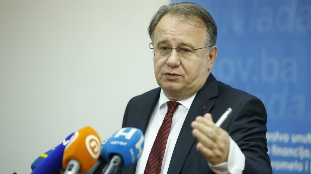 Vlada FBiH priprema set fiskalnih zakona: Minimalna plaća bit će 1.000 maraka