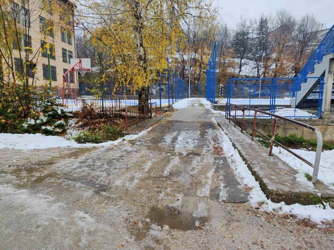 Uskoro sanacija prilaza sportskim terenima kod MSŠ Novi Travnik i puta kod OŠ “Safvet-beg Bašagić”