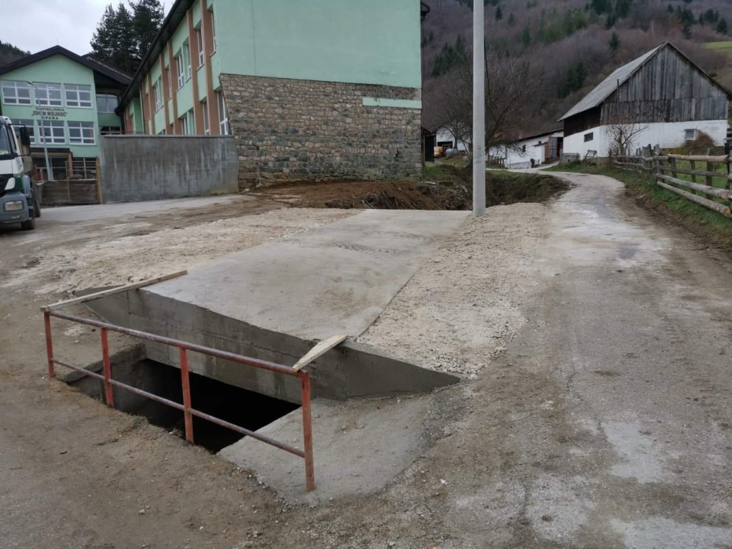 Uređen prilaz Osnovnoj školi „Edhem Mulabdić“ Opara