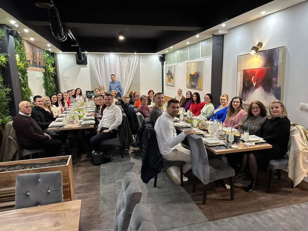 Organizovan iftar za uposlenike OŠ “Safvet-beg Bašagić” Novi Travnik