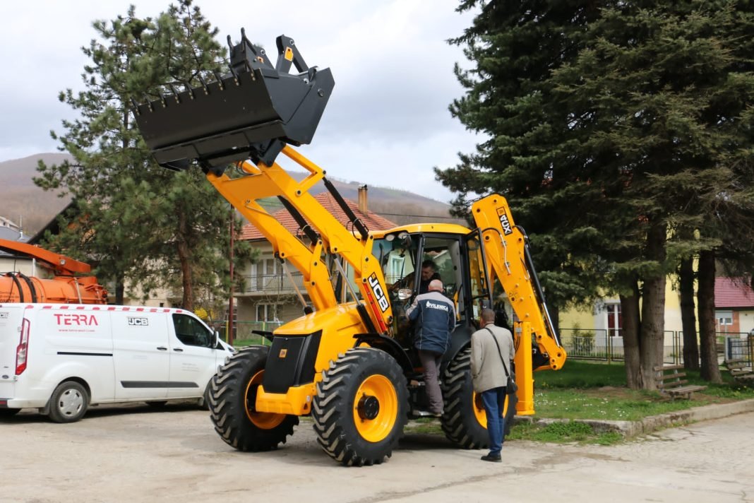JP “Vilenica-Vodovod” nakon 20 godina dobilo potpuno novi bager