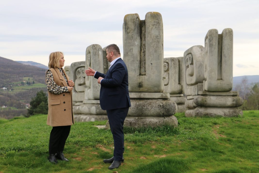 Ministrica Pozder u Novom Travniku: Nekropola stećaka Maculje i spomenik Smrikama su kulturni biseri ove regije