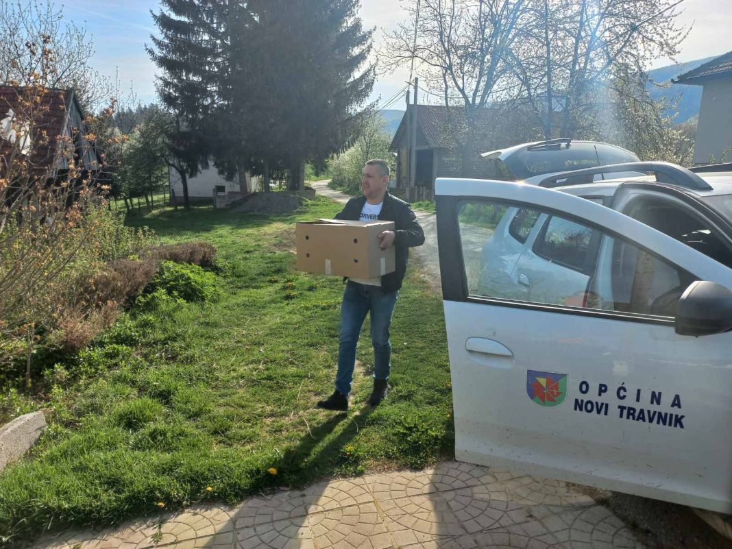 Novi Travnik: Povodom Bajrama donirano 20 paketa socijalno ugroženim građanima