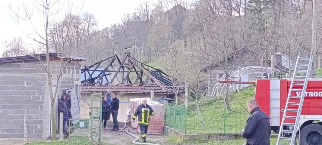 Požar na porodičnoj kući u travničkom selu Dub: Povrijeđeno pet osoba, među njima dvoje djece
