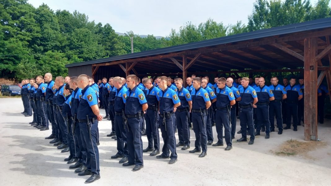 Svečana zakletva novih policajaca SBK: 99 kadeta spremno za službu